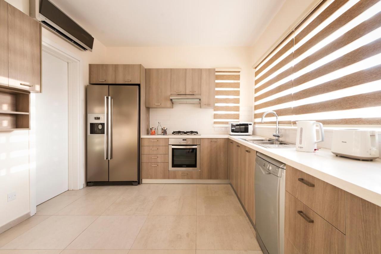 Resitour - Perneri Four Bedroom Villa Paphos 外观 照片