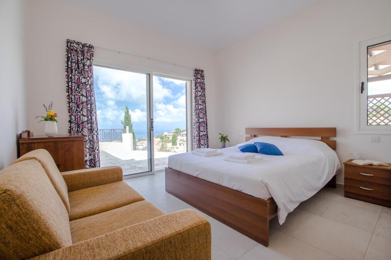 Resitour - Perneri Four Bedroom Villa Paphos 外观 照片